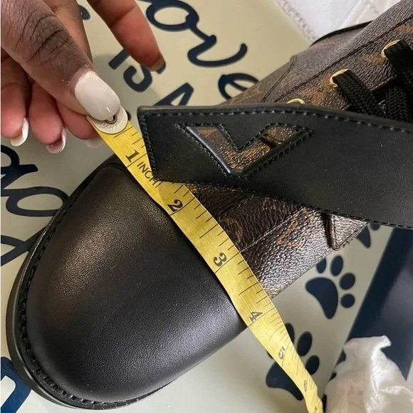 🤎BEAUTIFUL🤎Louis Vuitton Wonderland Flat Ranger Boots - Picture 11 of 12